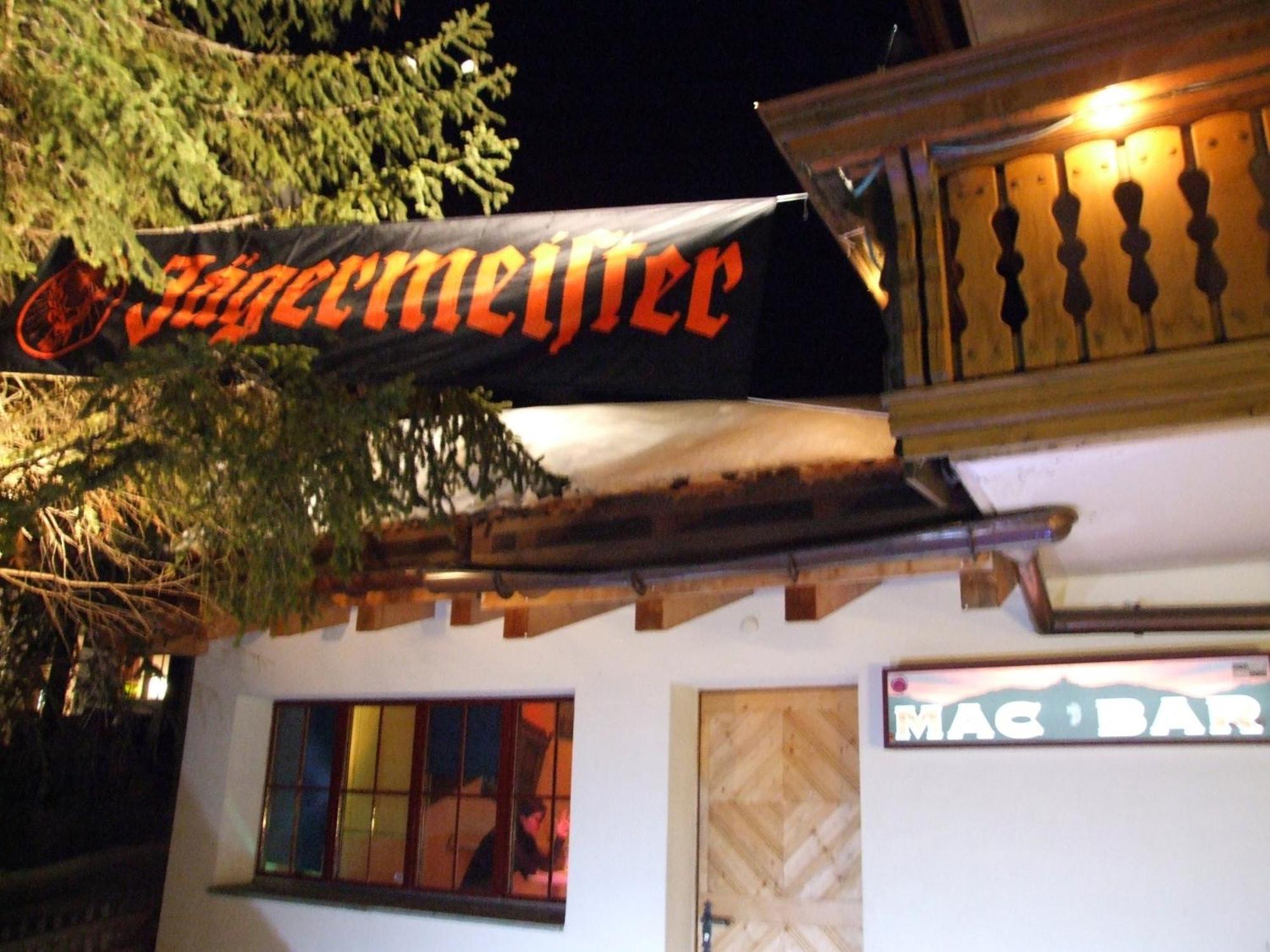 Hotel Mira Tujetsch Bagian luar foto