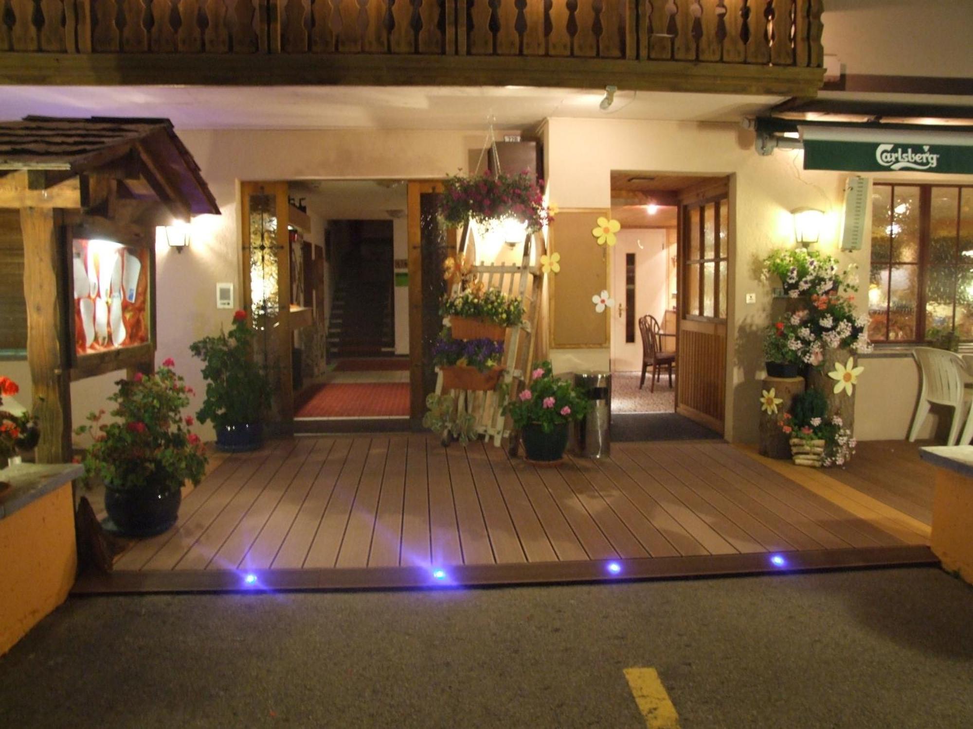 Hotel Mira Tujetsch Bagian luar foto