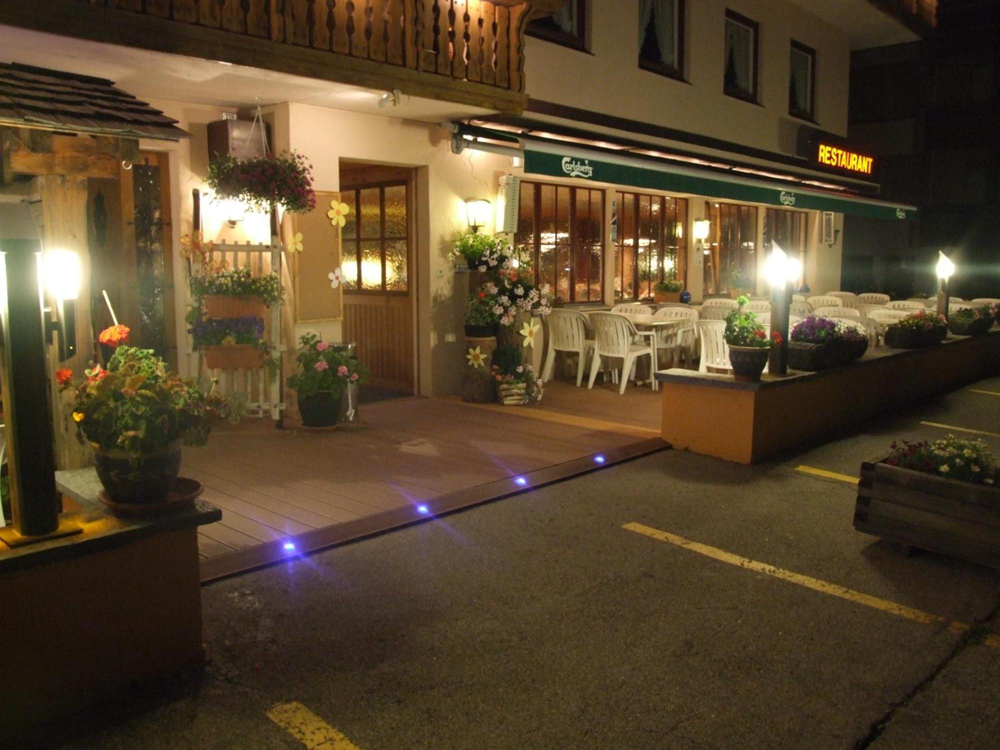 Hotel Mira Tujetsch Bagian luar foto