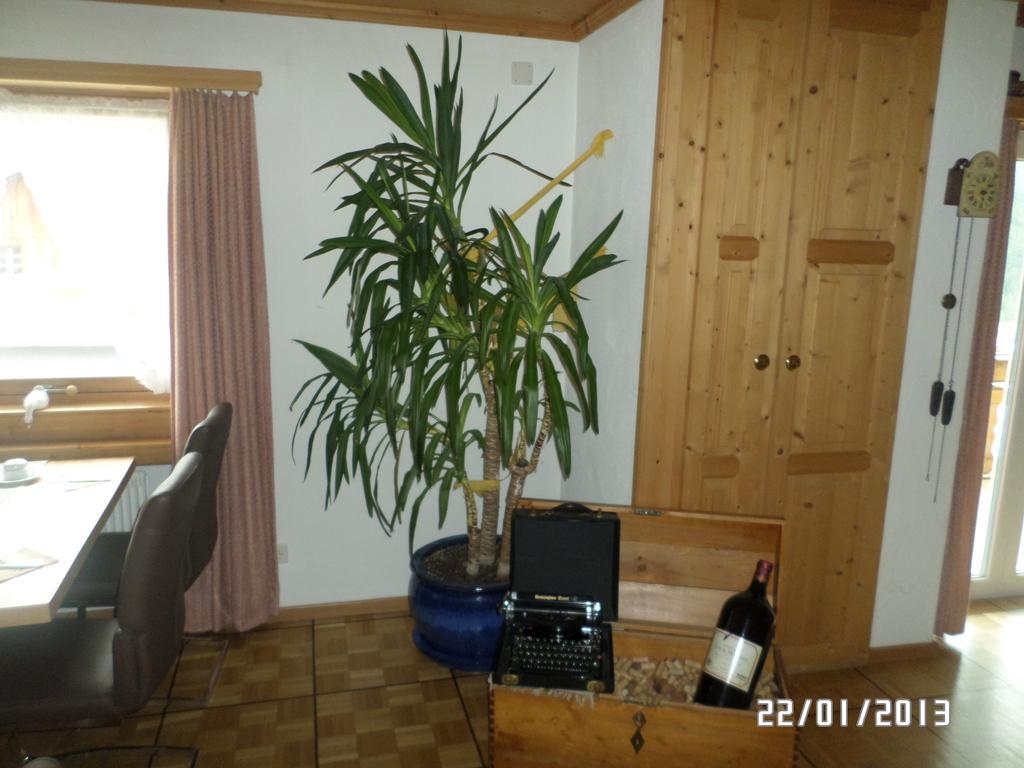 Hotel Mira Tujetsch Bagian luar foto