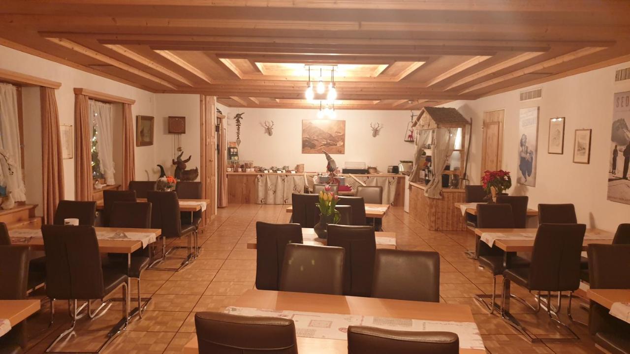 Hotel Mira Tujetsch Bagian luar foto