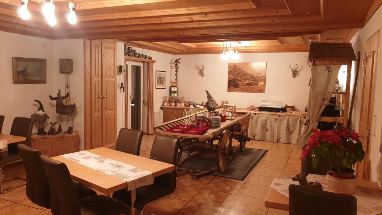 Hotel Mira Tujetsch Bagian luar foto